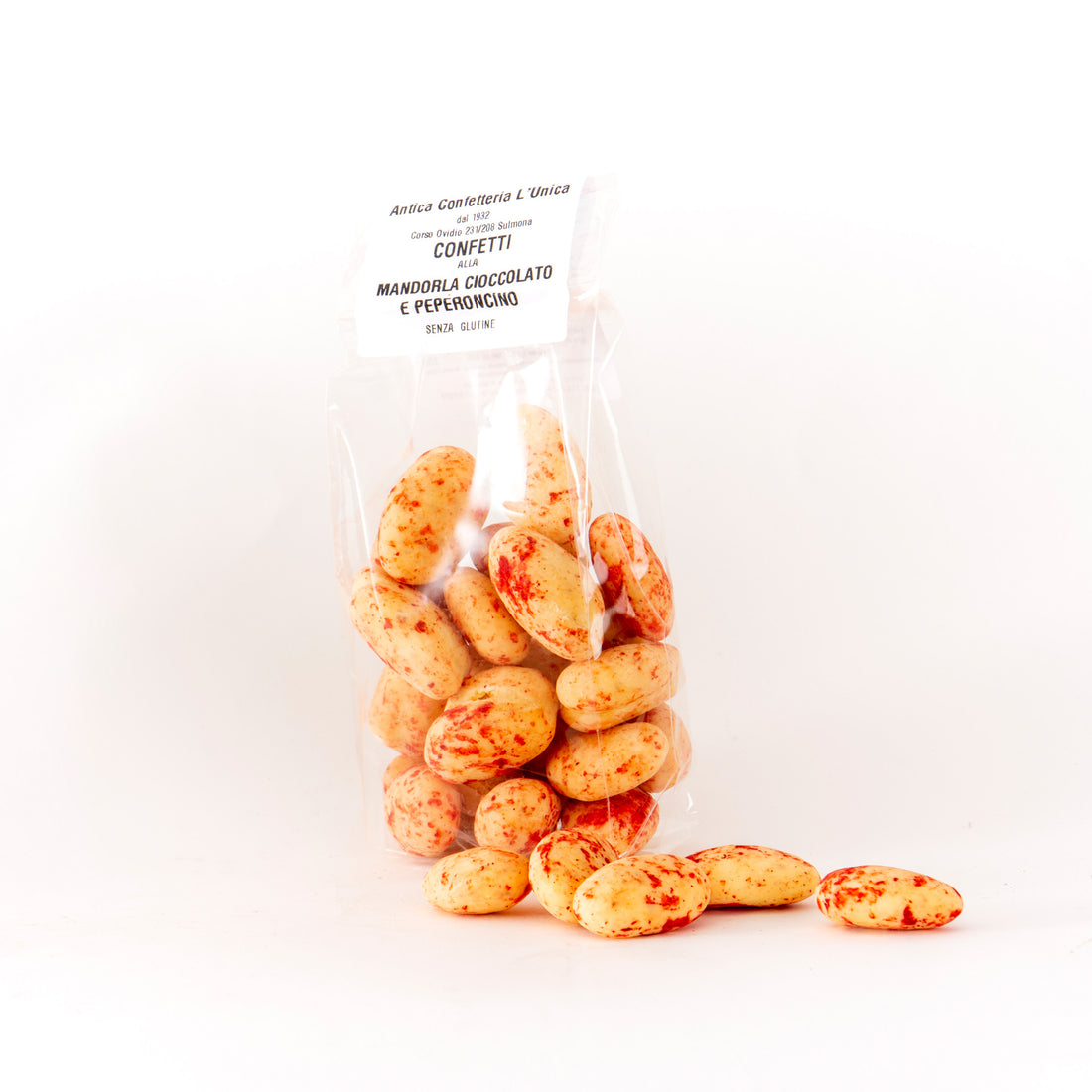 confetto-mandorla-e-cioccolato-carezza-di-peperoncino